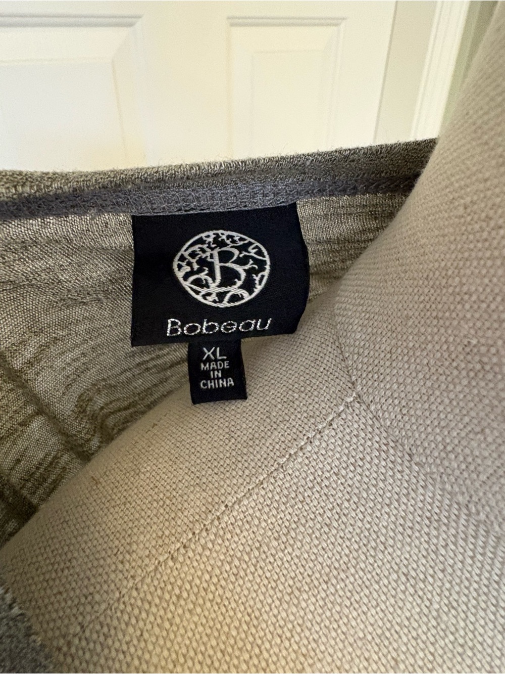 bobeau Olive Tone Twist-Front Long Sleeve Top. Sz XL fun, great fit. - Picture 10 of 10